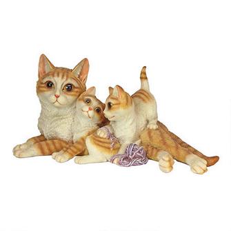 Kitten Crowd Cat Family statue